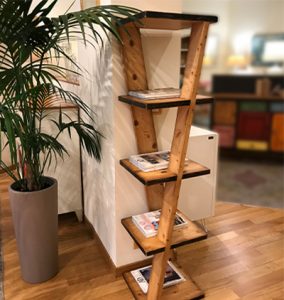 Libreria moderna in legno massello